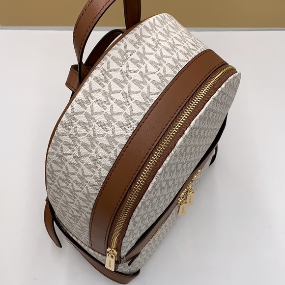 MICHAEL KORS KENLY MEDIUM BACKPACK VANILLA SIGNATURE COLOR - Picture 9 of 16